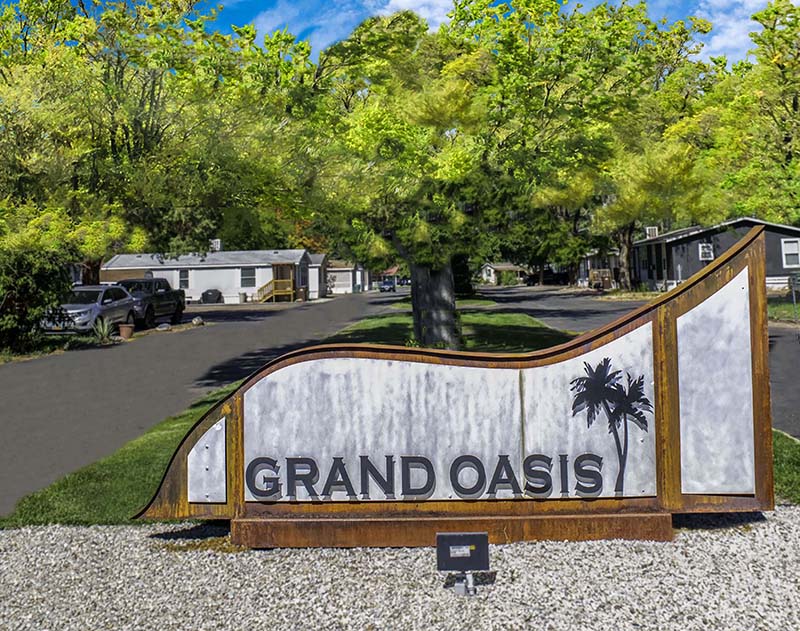 Grand Oasis Media Carousel Item #